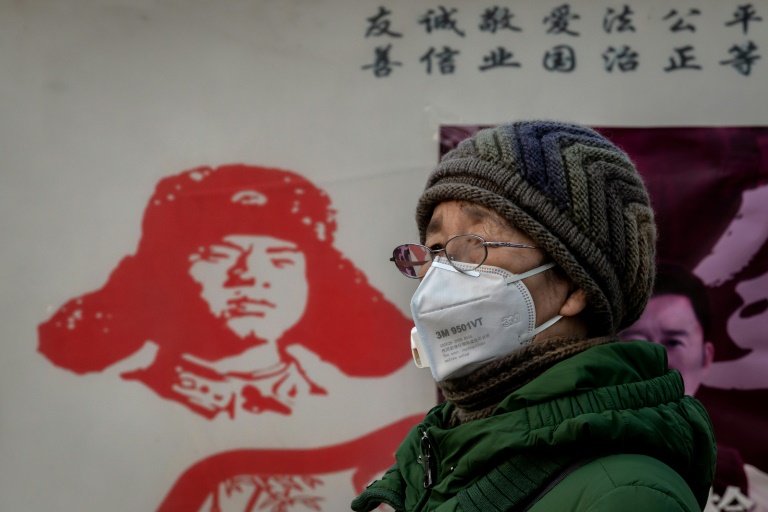 Más de 100 muertos por el virus en China, los extranjeros se preparan para huir