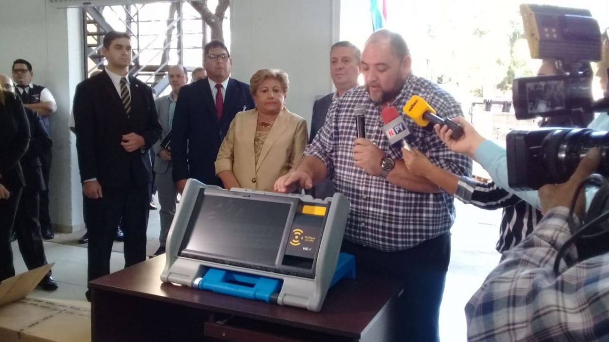 [Audio] Llegaron máquinas de votación a la Justicia Electoral