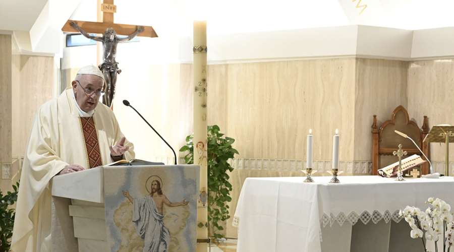 Papa Francisco invita a aprender a “escuchar el silencio”