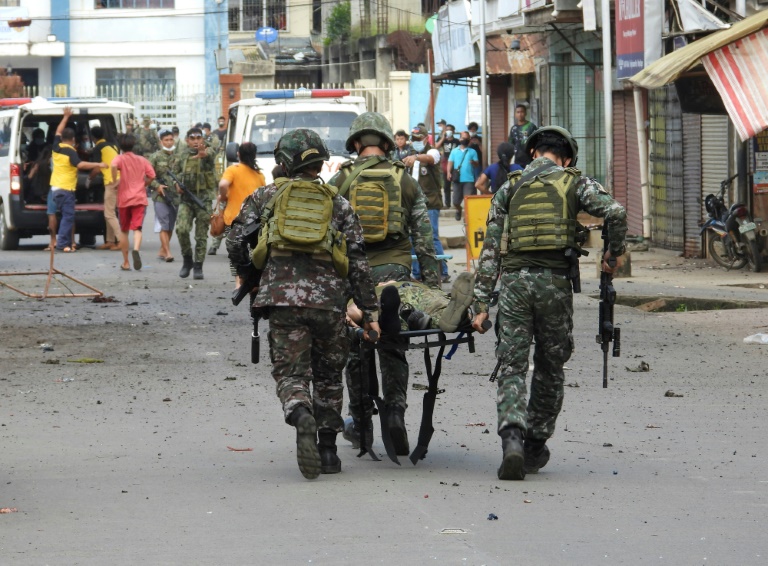 Diez muertos y decenas de heridos en doble atentado en Filipinas