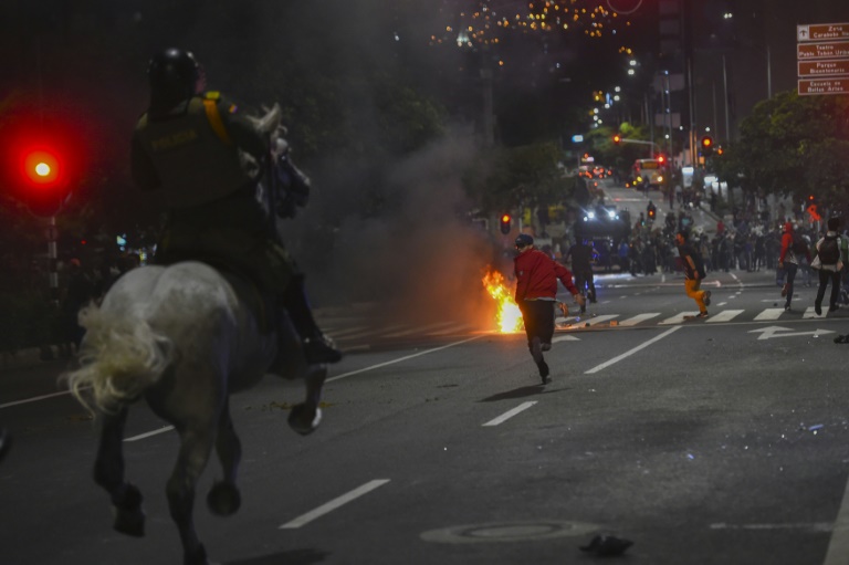 Protestas contra la violencia policial desatan el caos en Bogotá, con 11 muertos