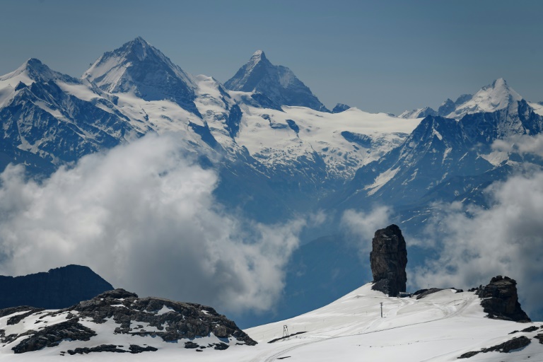 Los glaciares suizos se derriten a un ritmo preocupante, según un estudio