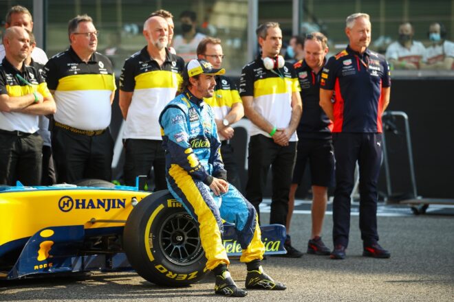 Fernando Alonso sufre accidente montando en bicicleta en Suiza