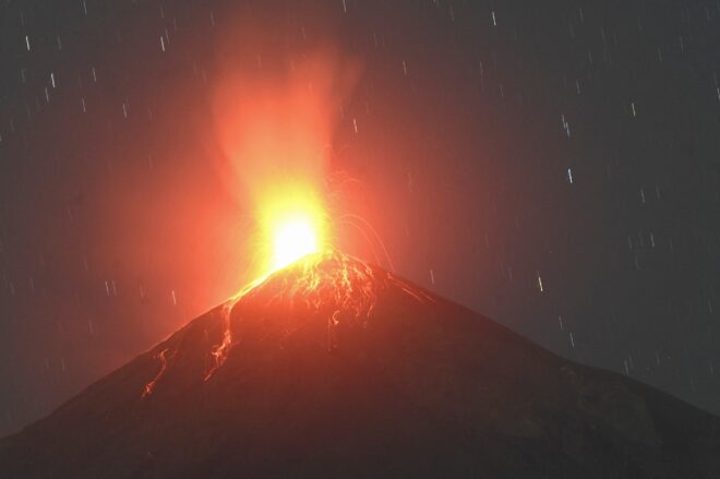 Tres volcanes aumentan actividad eruptiva en Guatemala