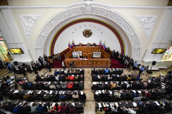 Parlamento chavista pide expulsar a embajadora de la UE en Venezuela