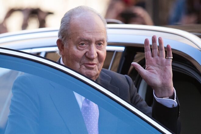 El rey emérito Juan Carlos pagó al fisco español casi 4,4 millones de euros, anuncia su abogado