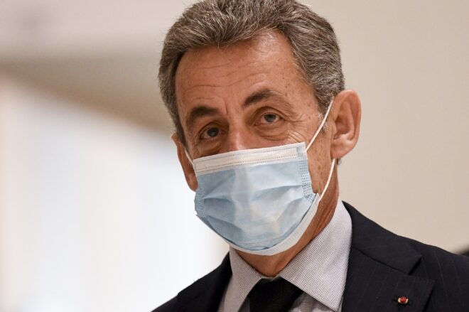 El expresidente francés Nicolas Sarkozy es condenado a 3 años de cárcel, uno en firme, por corrupción