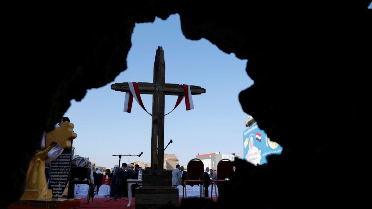 La caricia del Papa a los mártires cristianos de Iraq