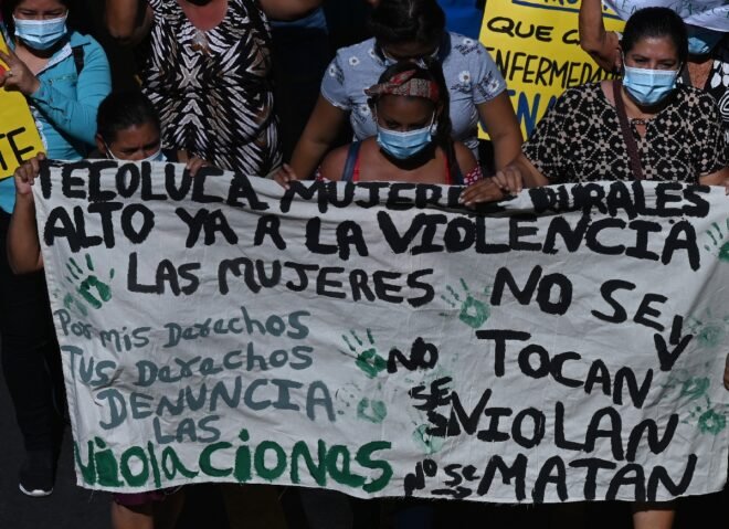 Miles de salvadoreñas piden la despenalización del aborto