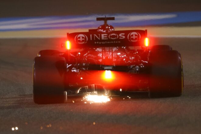Verstappen logra la primera ‘pole’ del año por delante de Hamilton