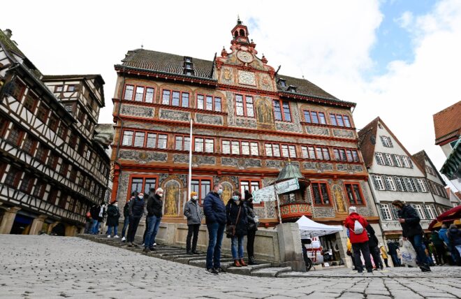 Miles de test covid para resucitar la ciudad alemana de Tubingen