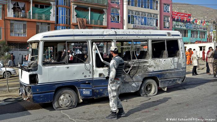 Dos ataques en Afganistán matan a trece personas