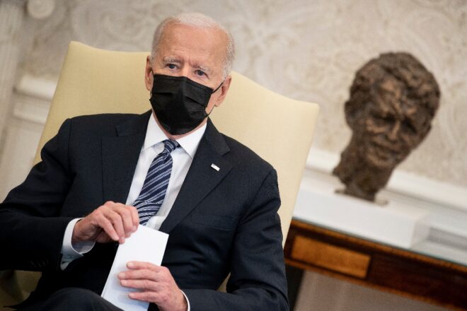 Biden dice que es momento de “terminar la guerra más larga de EEUU” con salida de Afganistán