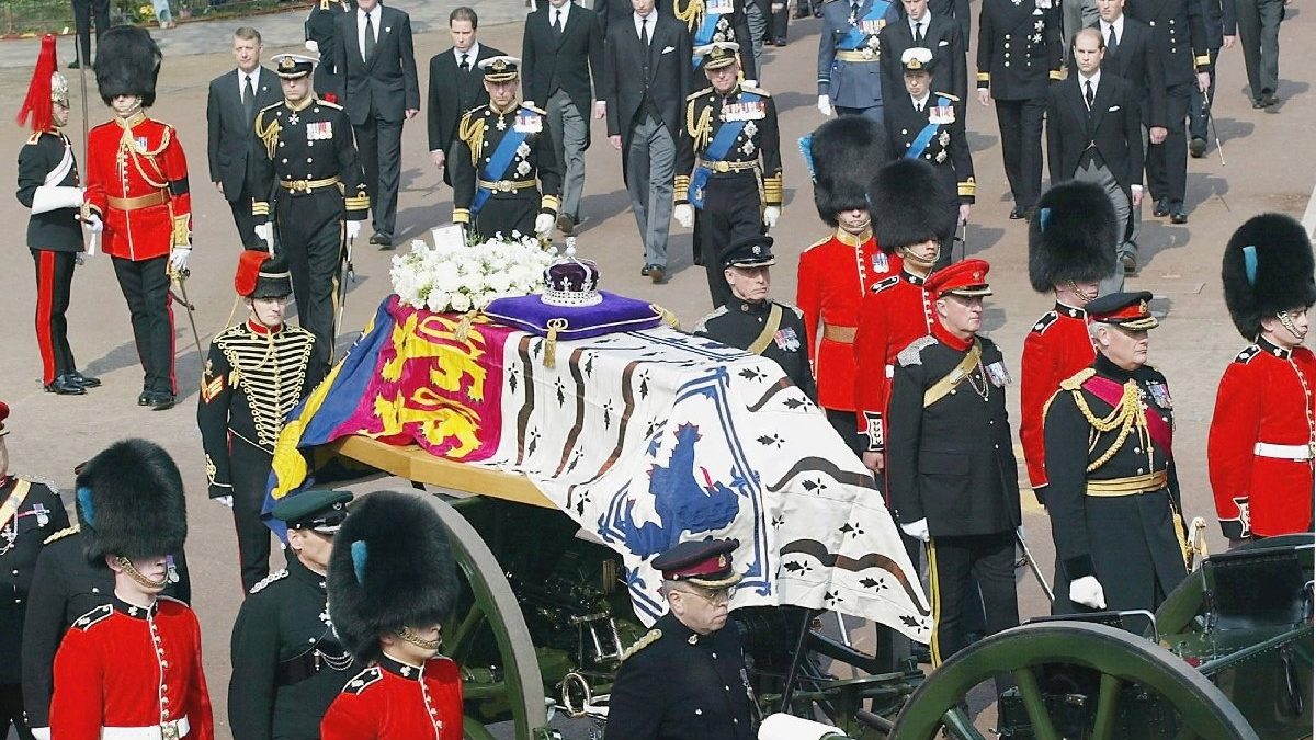 Entre recogimiento y fervor, los grandes funerales reales en el Reino Unido