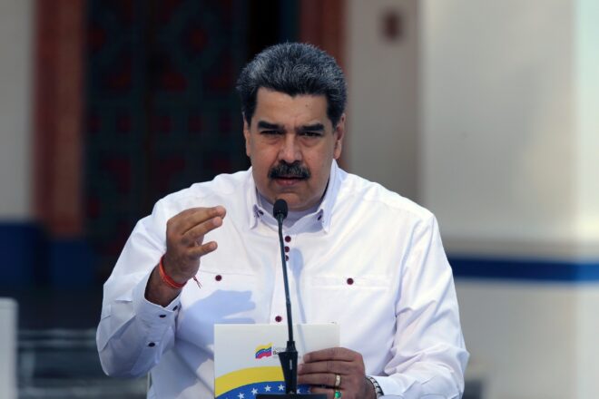 Papa contrario a toda “intervención de afuera” en Venezuela