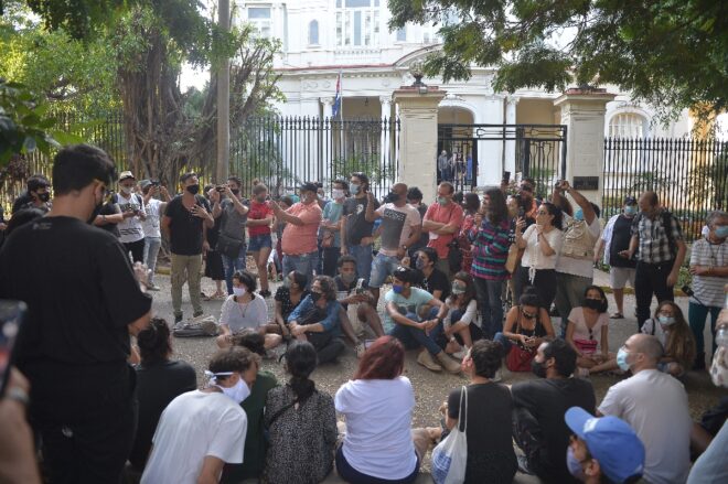 Artista disidente cubano en huelga de hambre desde hace cinco días