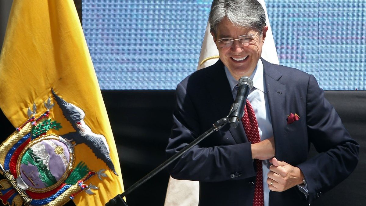 Ecuador da giro con derechista Lasso en medio de una “triple crisis”