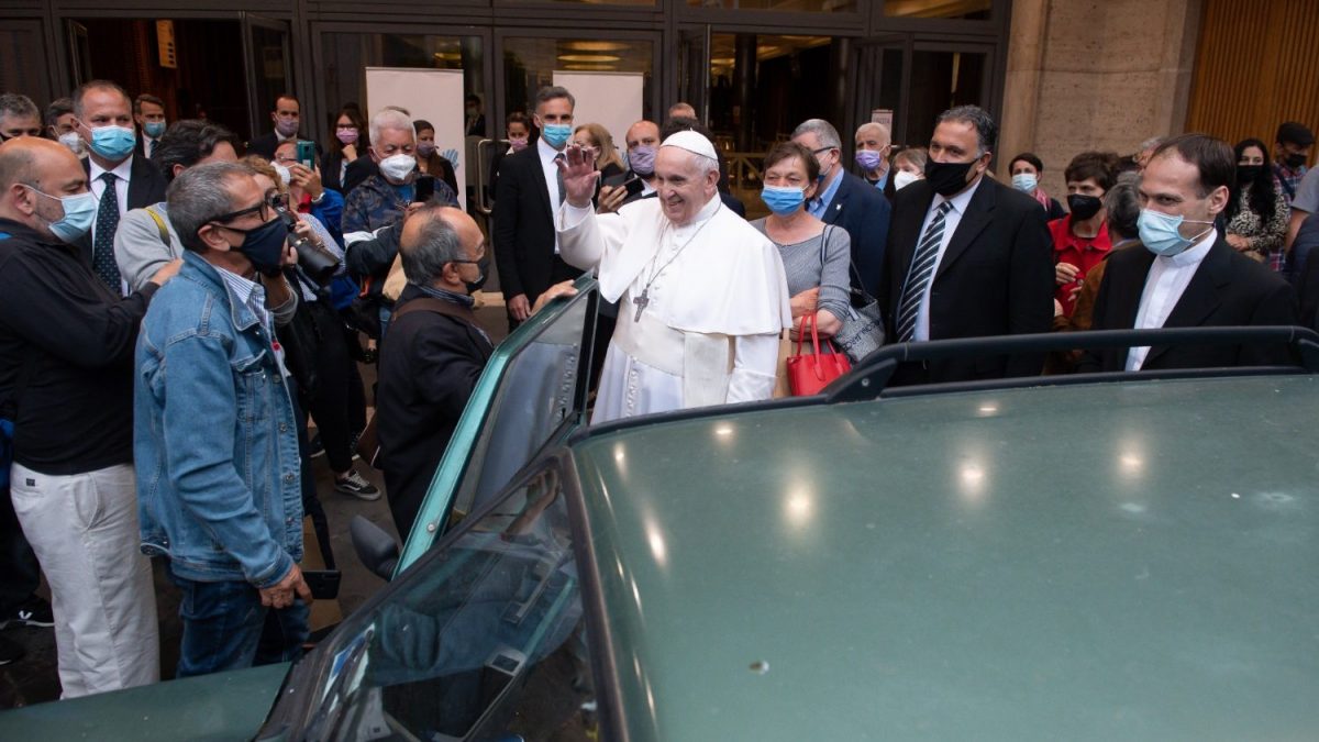 El encuentro del Papa Francisco con personas sin hogar y refugiados