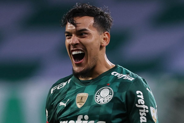 Gustavo Gómez asciende en lista histórica del Palmeiras