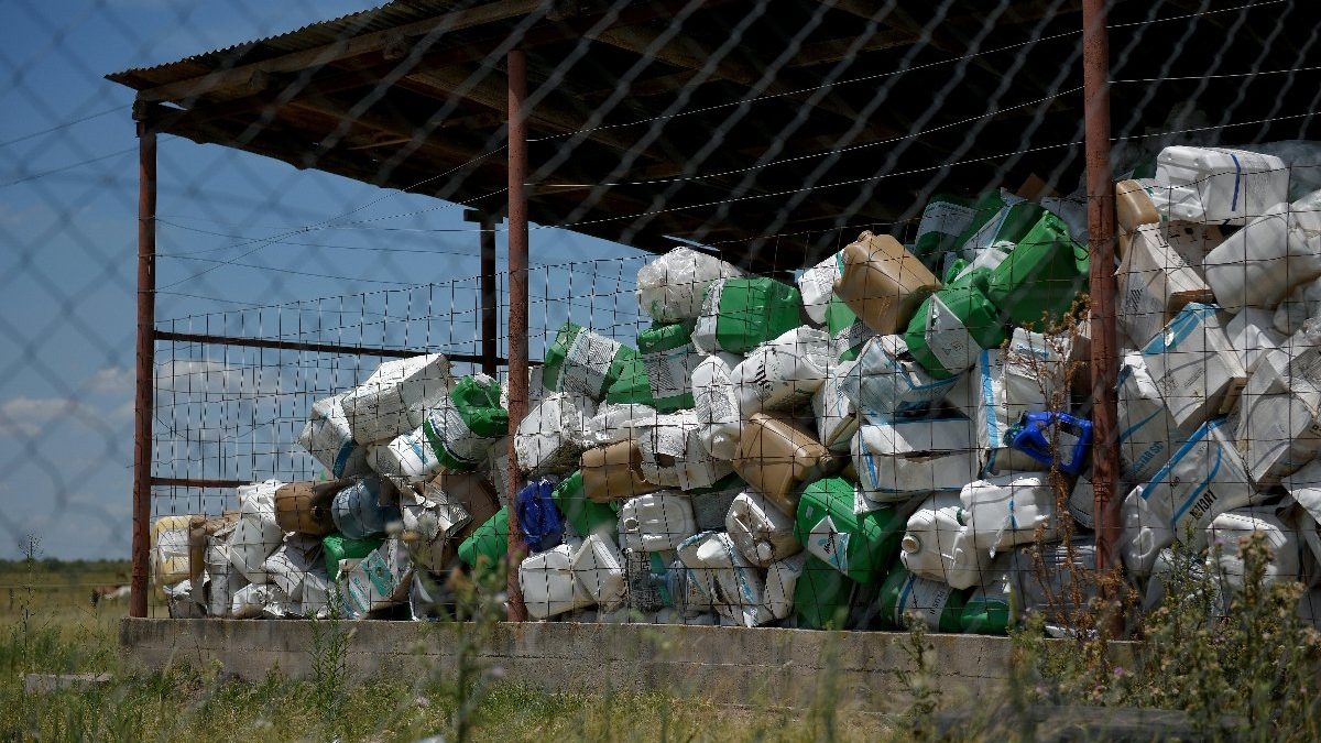 Millones de envases vacíos de agrotóxicos se esfuman cada año en Argentina