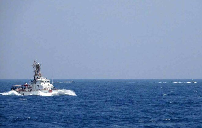 Irán denuncia una conducta “no profesional” de buques estadounidenses en el estrecho de Ormuz