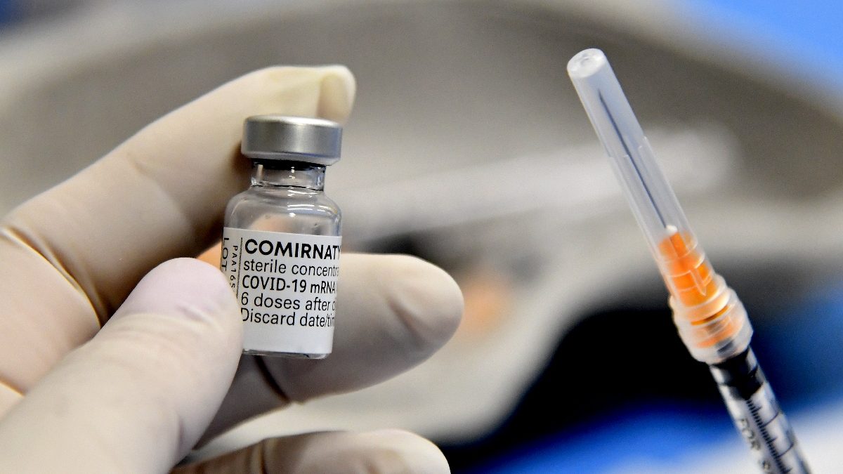 Investigan en Perú vacunación irregular contra covid-19 con jeringas vacías