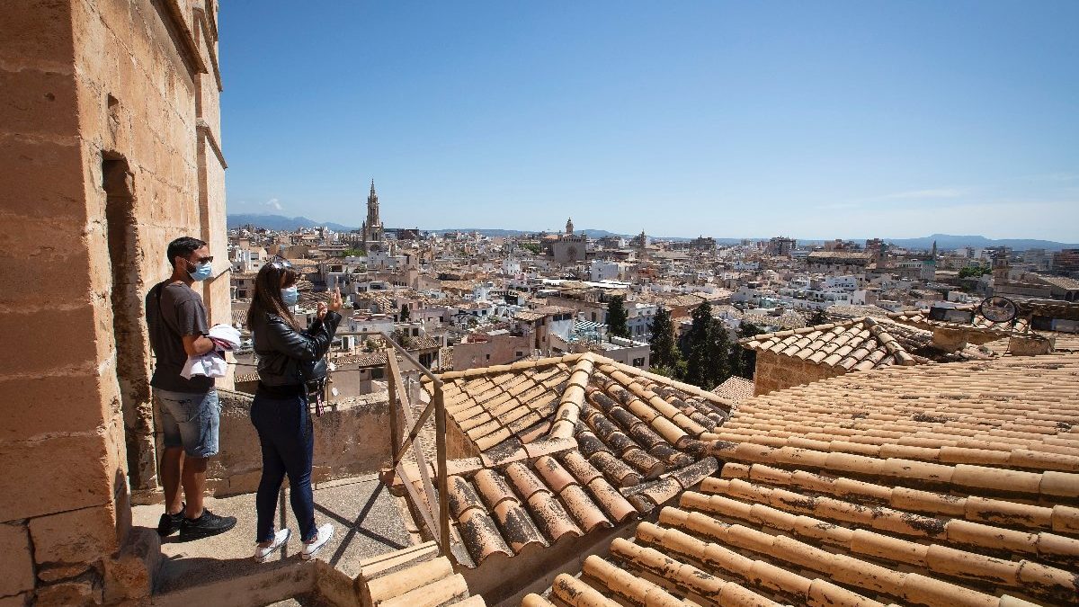 España espera recuperar en 2021 la mitad de los turistas previos al covid-19
