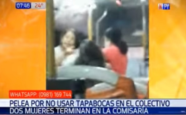 Dos mujeres se pelean en bus por no usar tapabocas