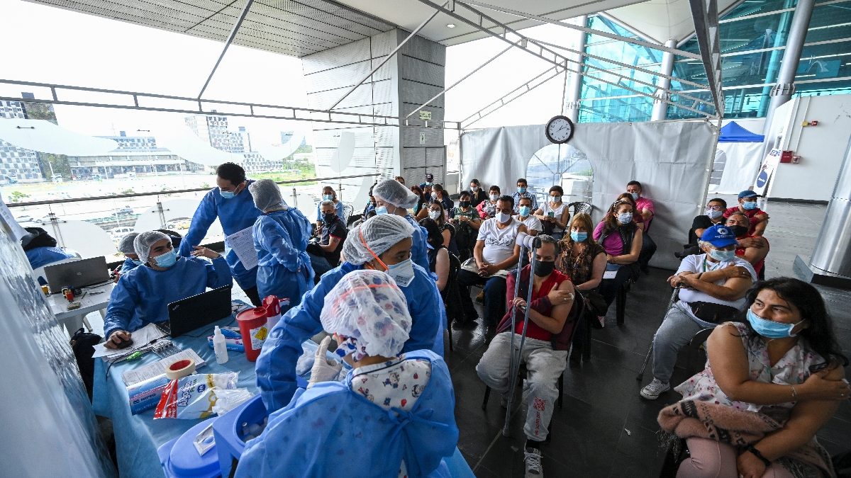 Médicos de Colombia rechazan relajamiento de medidas en pleno pico de pandemia