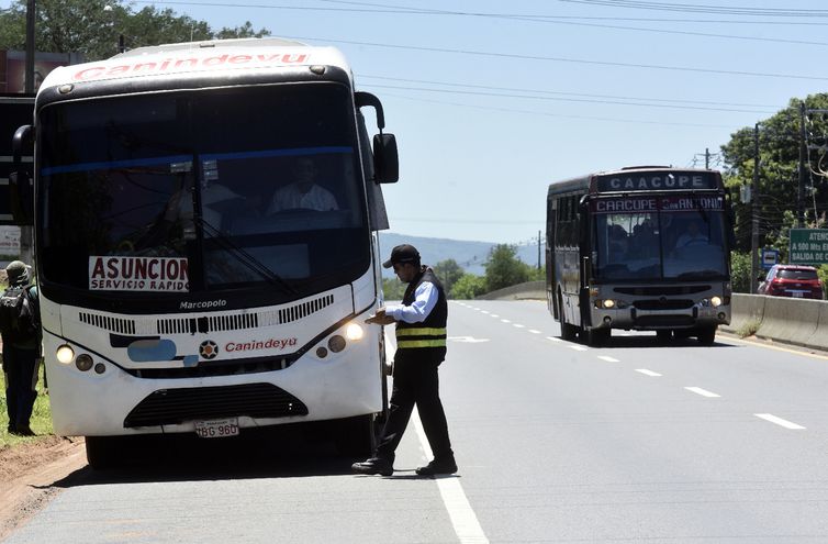 Dinatran tiene contrapropuesta a transportistas, pero no descarta aumento de pasajes al interior