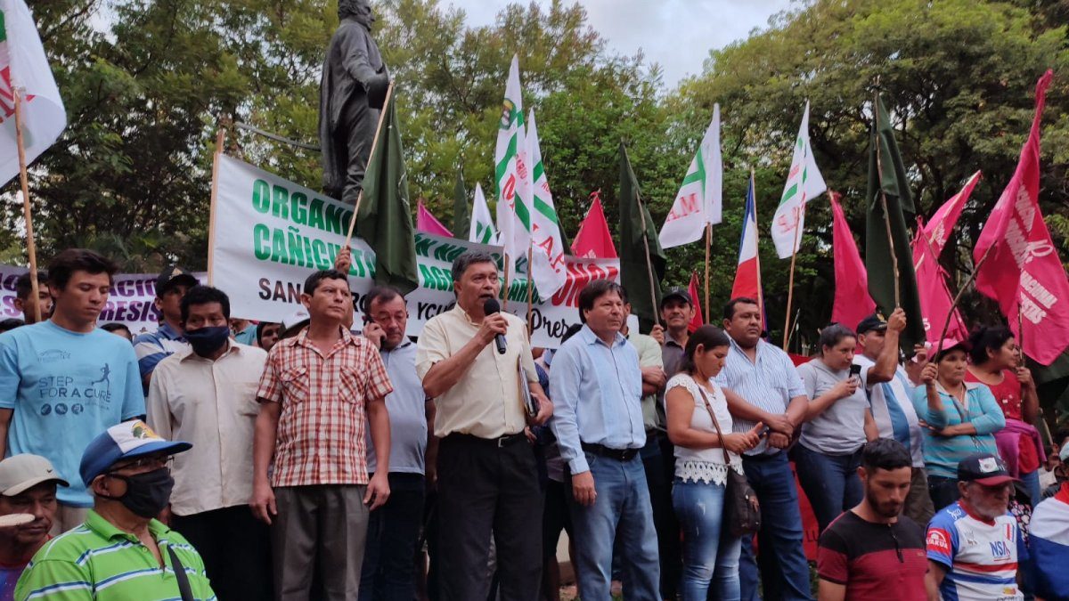 Campesinos se movilizan en la capital para exigir asistencia social