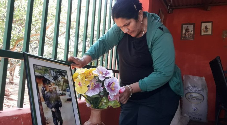 Madre del policía secuestrado mantiene la esperanza de encontrar a su hijo