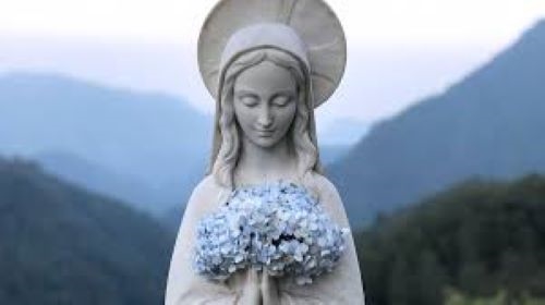 Celebra el cumpleaños de la Virgen María con estilo… y gracia