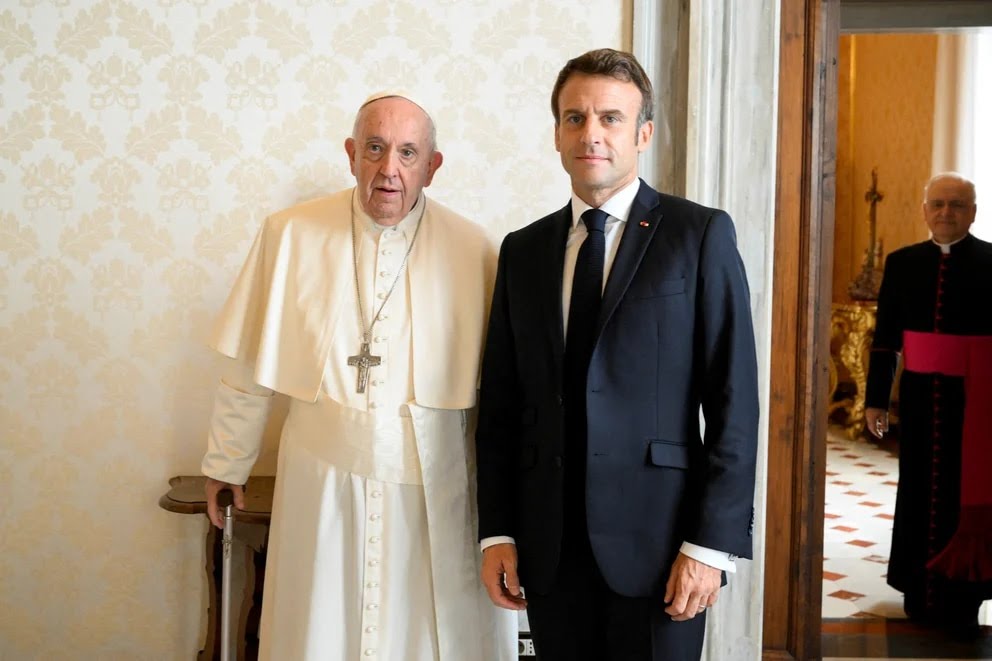 Jubiloso encuentro entre el Papa Franciso y Emmanuel Macron
