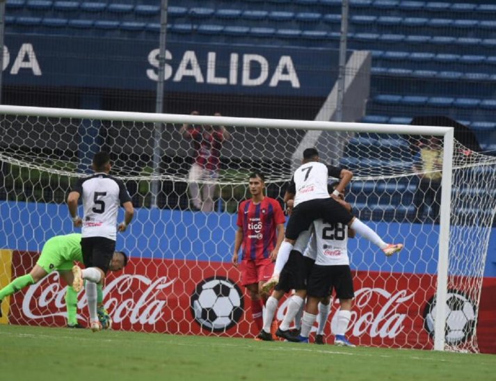 Cerro Porteño decepciona y cierra el año con dura derrota en La Nueva Olla