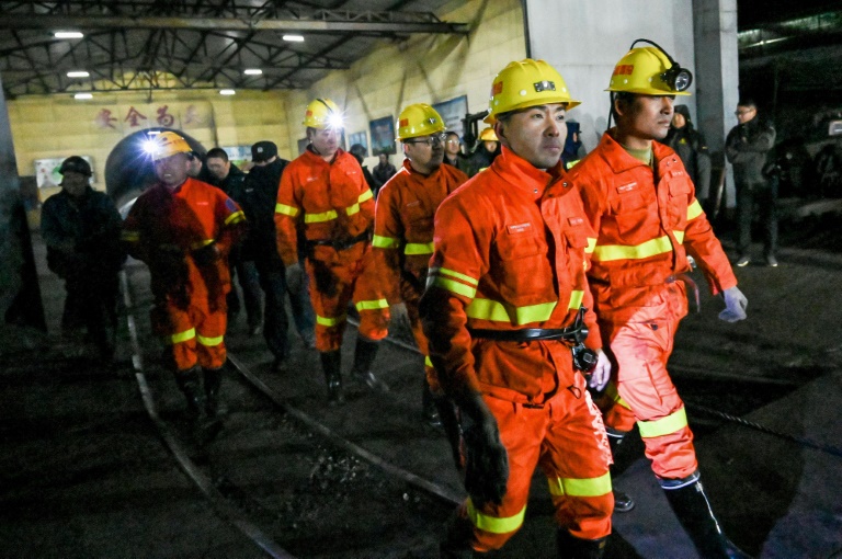 Al menos 14 mineros mueren por la explosión de una mina de carbón en China