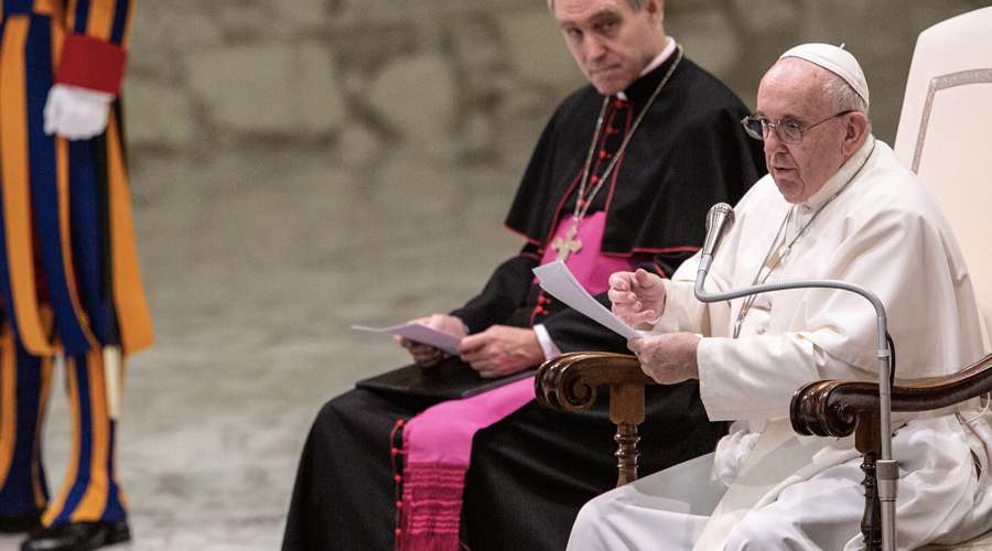 Papa Francisco: El pesebre recuerda que Jesús viene a nuestra vida concreta