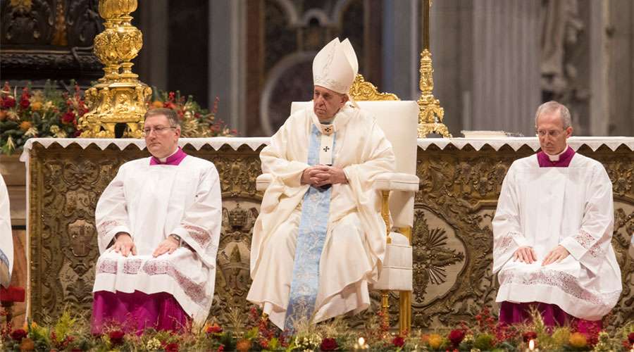 Papa Francisco: La violencia contra la mujer es una profanación de Dios
