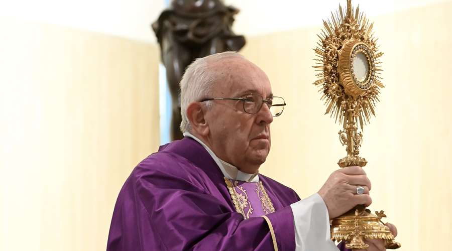 Corpus Christi: Papa Francisco vuelvan al Señor en la Adoración y en la Misa