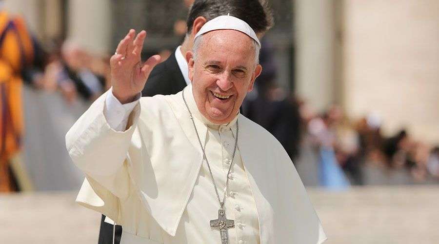 Papa Francisco invita a jóvenes reunidos en Medjugorje a ser testimonios de Cristo