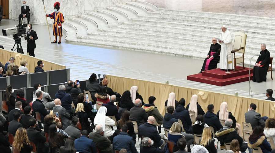 Papa a empleados vaticanos: Nadie debe perder el trabajo