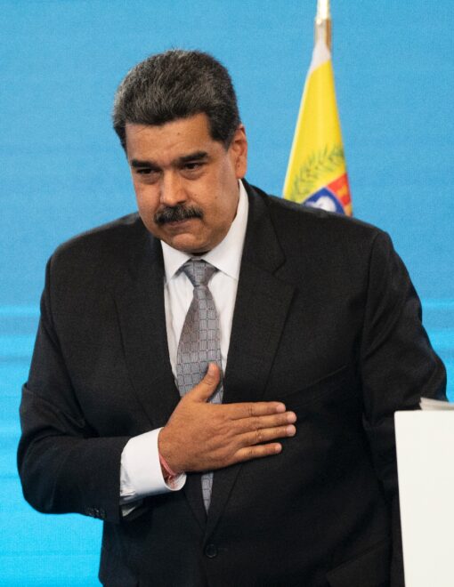 Maduro dice que Venezuela comenzará a vacunar contra el covid-19 el jueves