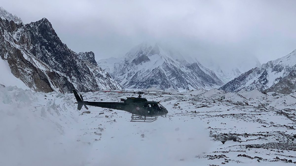 Dan por muertos a tres alpinistas, uno chileno, desaparecidos en el K2 en Pakistán
