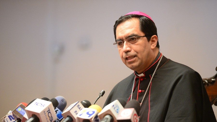 Arzobispo de San Salvador publica Carta Pastoral para elecciones del 28 febrero
