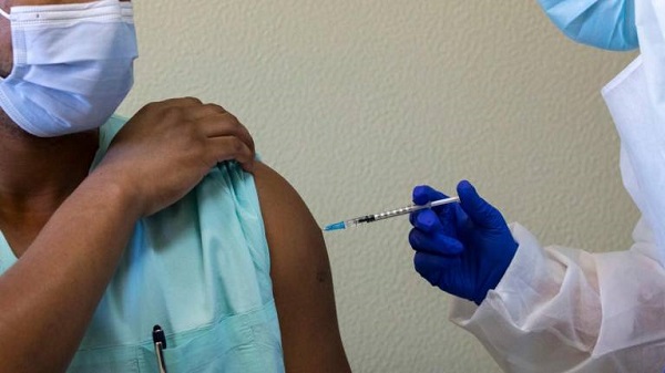 Salud publica la lista de los trabajadores vacunados
