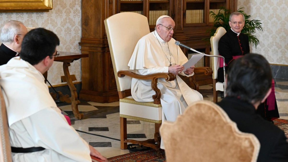 Catequesis del Papa: Reconocer la pobreza de nuestra oración
