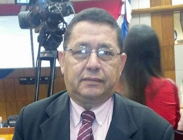 Jefe de Gabinete de CDE muere a causa de Covid-19 y “falta de terapia”