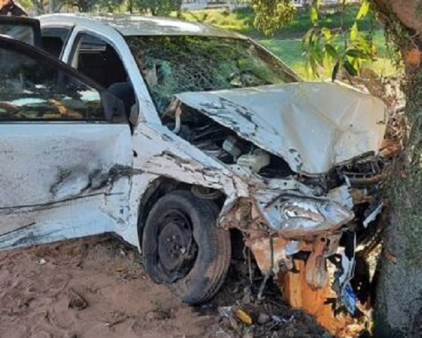 Automóvil choca y luego mata a adolescente en Caacupé