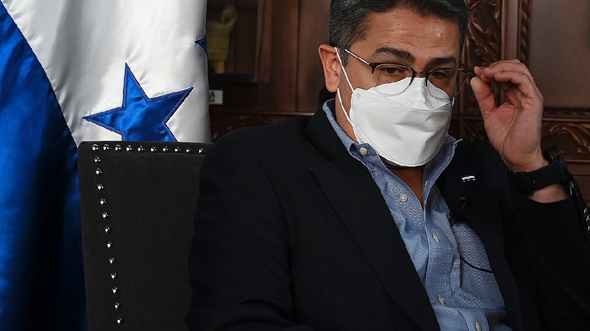 El presidente de Honduras afirma que señalamientos contra él por narcotráfico son falsos