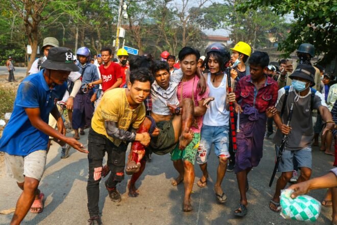 Al menos 18 manifestantes antigolpistas muertos en Birmania, las protestas no cesan